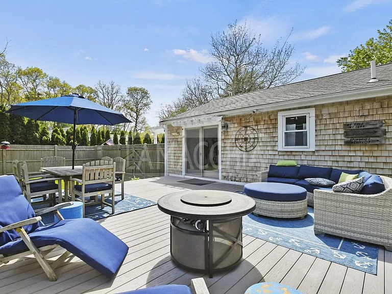 583 N Falmouth Hwy — Photo 21