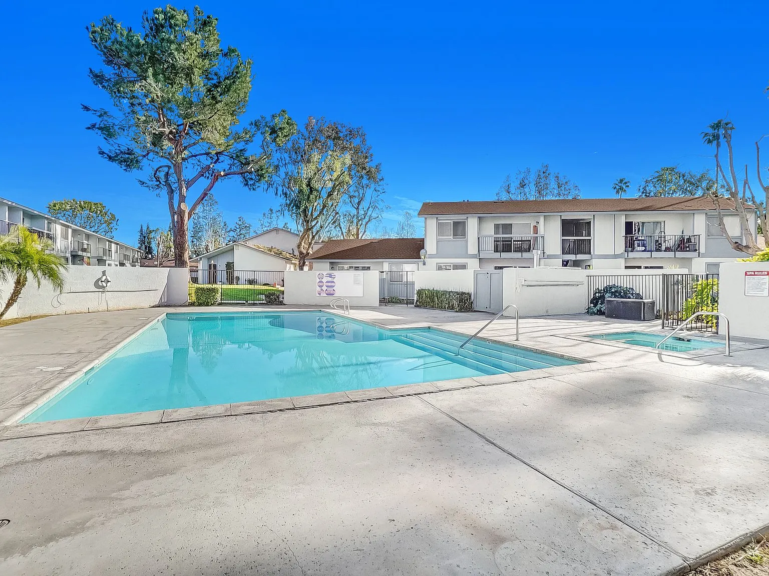 Las Casitas Apartments - Redlands, CA — Photo 2