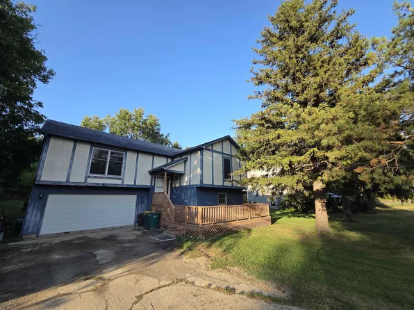803 Main St, Maple Park, IL 60151