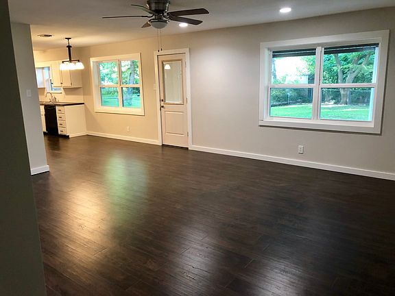 4th image of 330 34th St NE