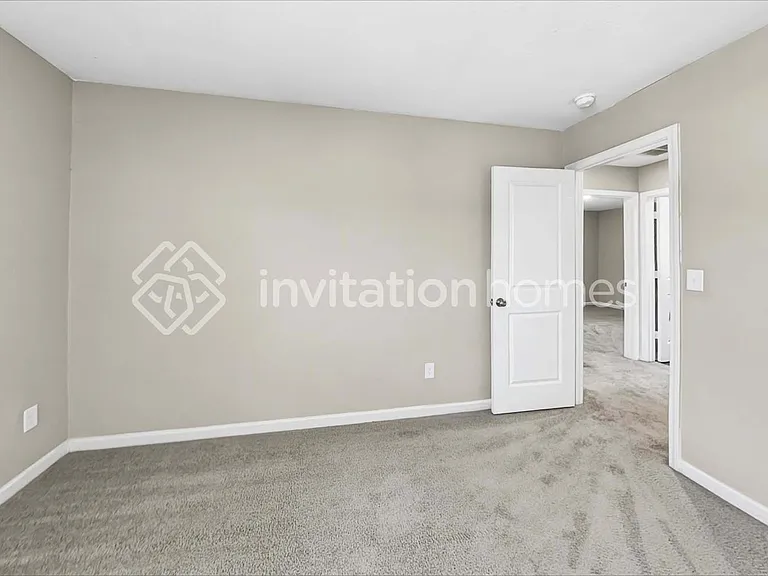 407 Vermeer Ct — Photo 1