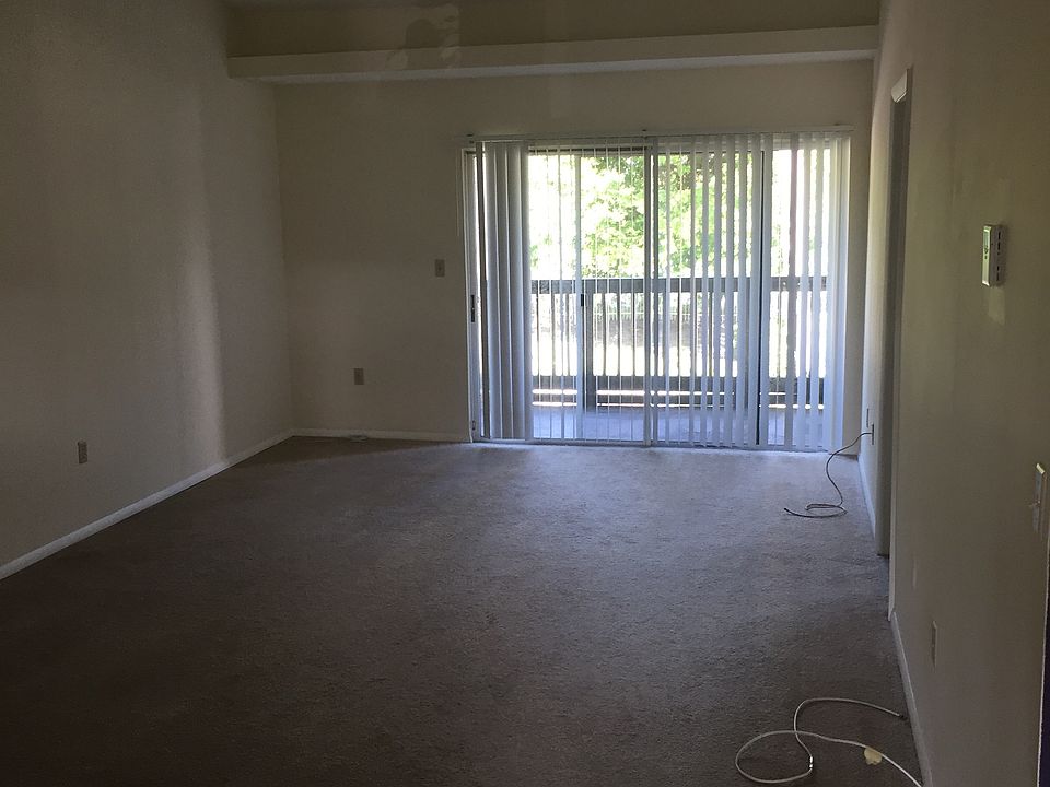 2nd image of 436 SW 113th Way #436