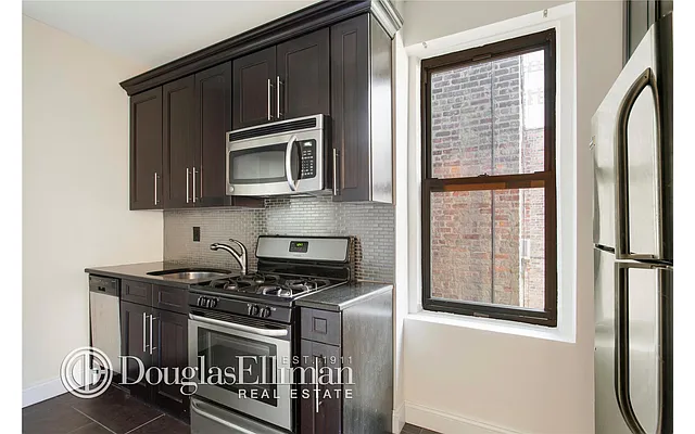 Rented by Douglas Elliman | media 7