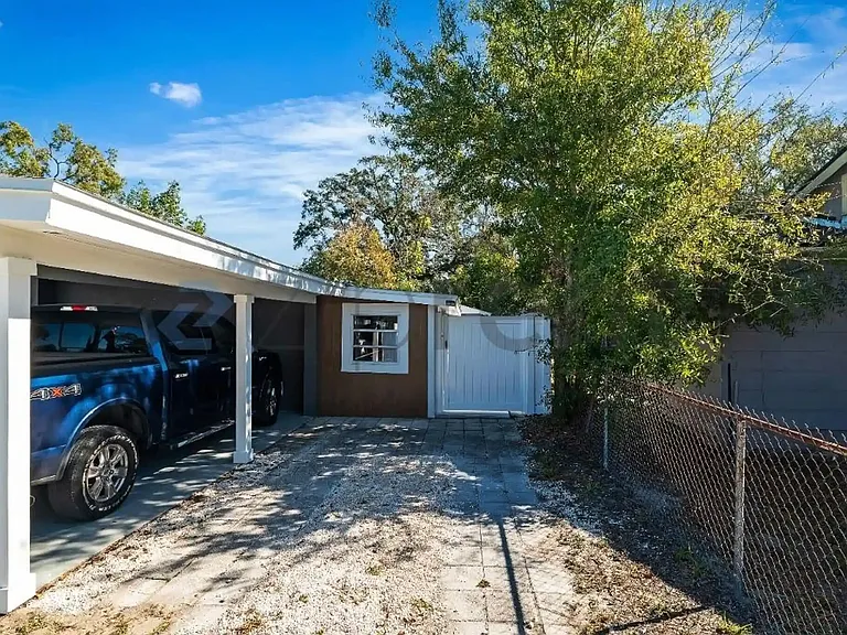3909 N Clearfield Ave — Photo 6