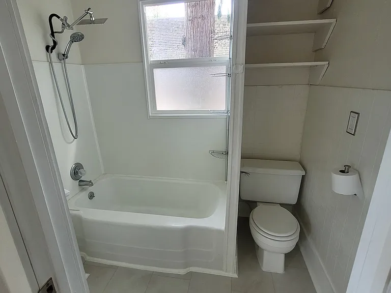 314 E Sherman St — Photo 12