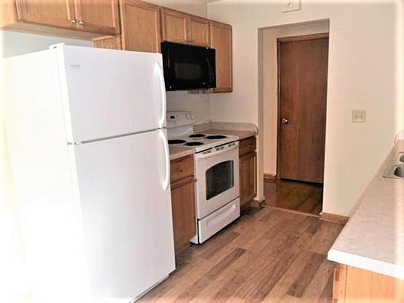 5th image of 2313 Brentwood Pkwy APT 4