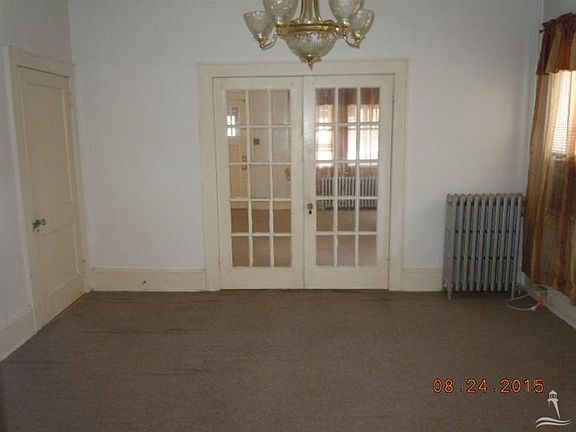 3rd image of 309 S Madison St