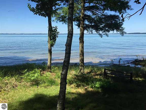 4th image of 5598 Mackenzie Dr