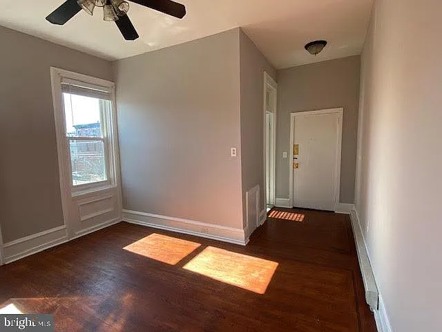 2105 N Howard St #2R — Photo 6