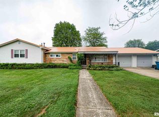 903 Meadow Hills Dr, Mc Leansboro, IL 62859