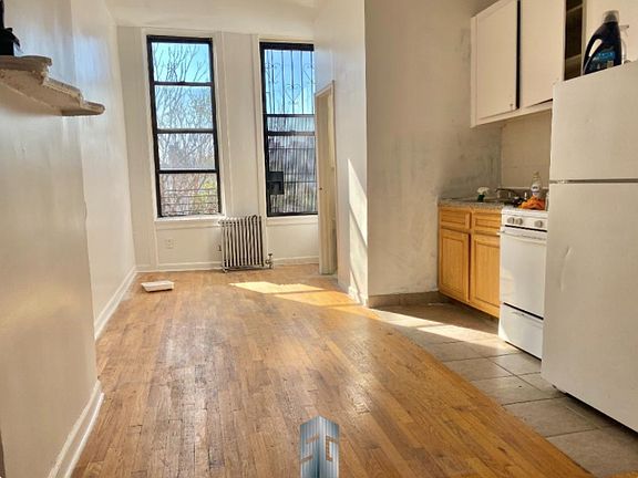 2nd image of 44 Wyckoff Ave #3