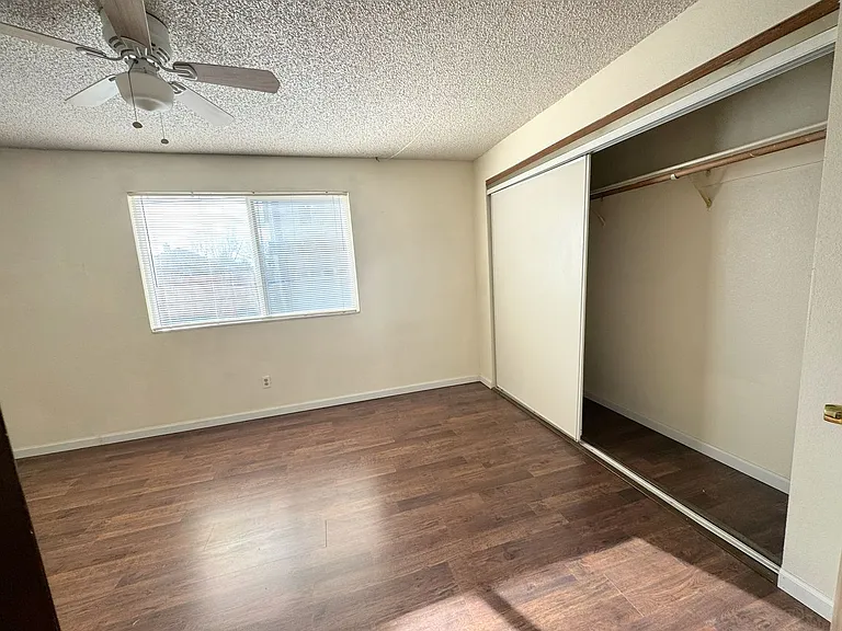450 Laurel St — Photo 5