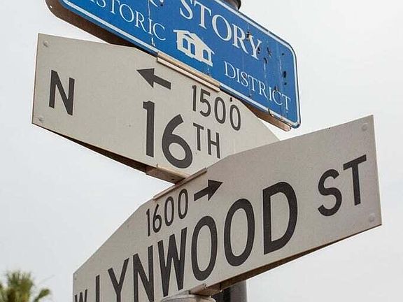 3rd image of 1602 W LYNWOOD Street