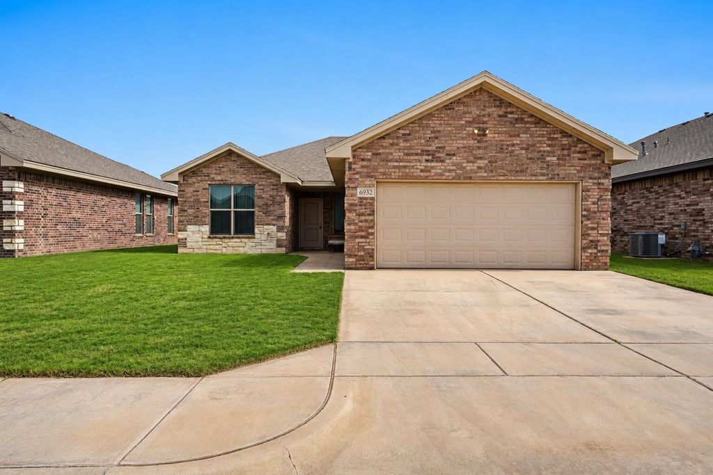 6932 12th St, Lubbock, TX