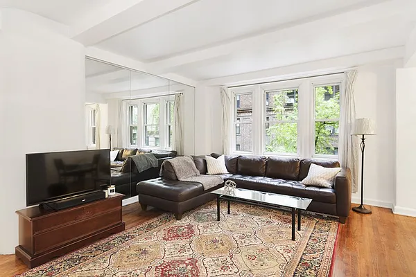 Sold by Triplemint | media 11