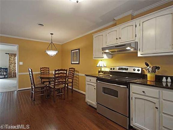 5th image of 3528 Lawndale Dr APT B
