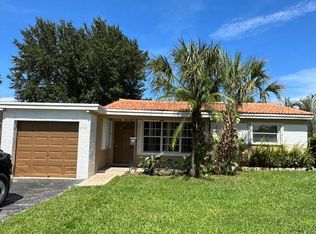 2401 N 57th Way, Hollywood, FL 33021