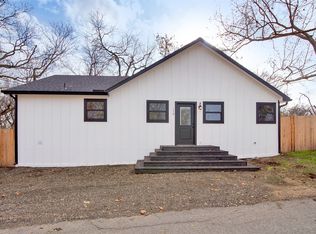 110 E Elm St, Bells, TX 75414