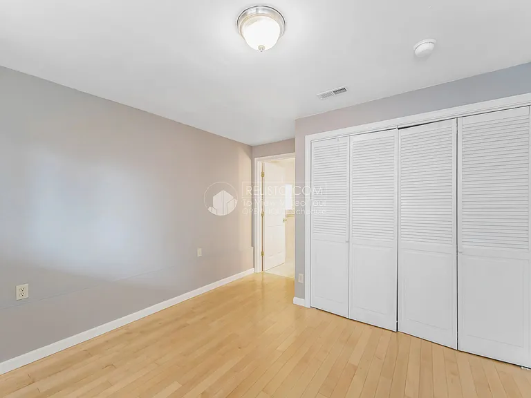 37 Crestmont Dr — Photo 24