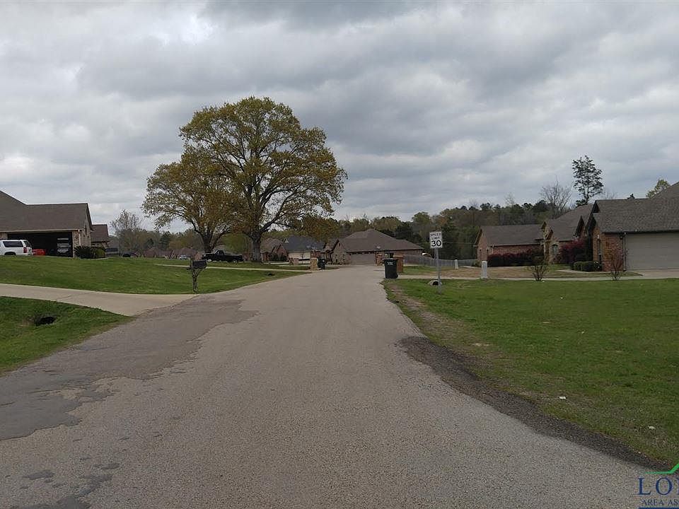 2nd image of 2 Towering Oaks Ln
