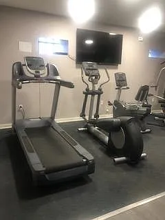 2 bed, 1.0 bath, 750 sqft, $2,600 — Photo 2