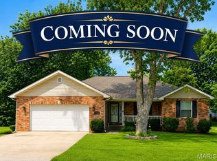 415 High Point Dr, Edwardsville, IL 62025