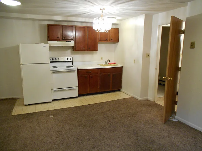 1417 E Tremont St #4 — Photo 5