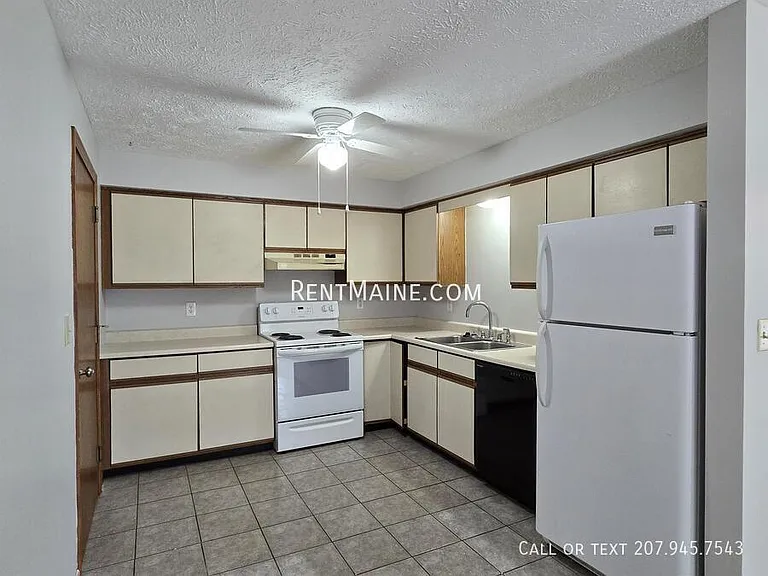 8 Hartley St #8 — Photo 2