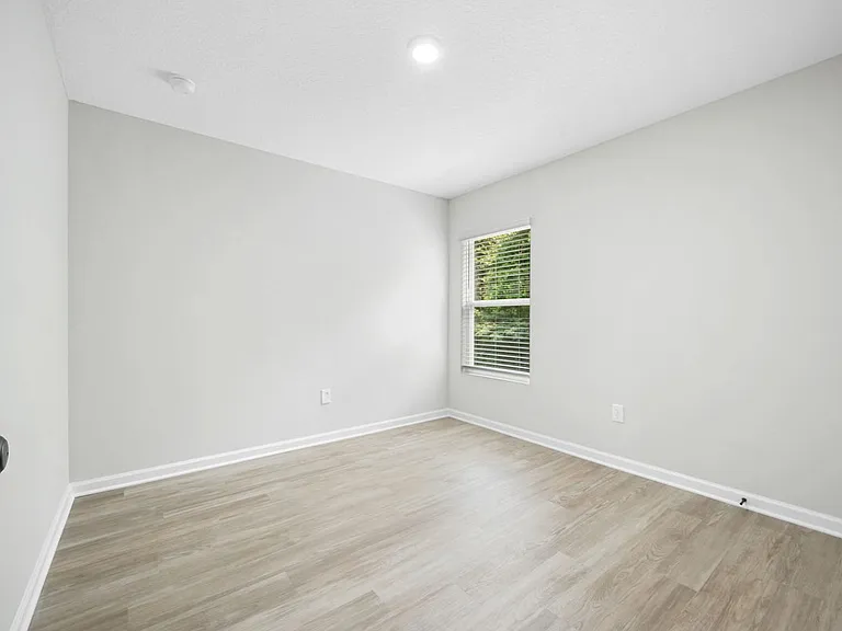 2628 Kohn Rd — Photo 15