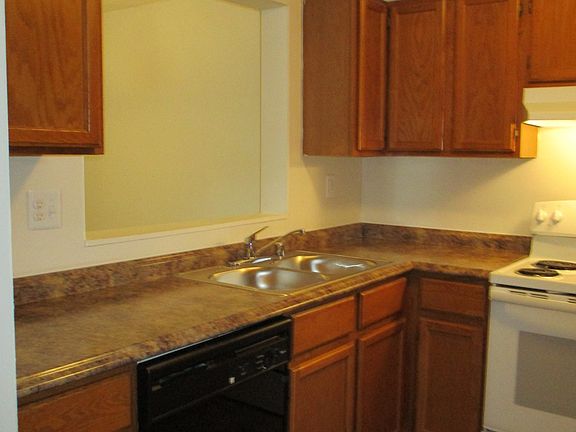 3rd image of 1160 Kenly Ave #8