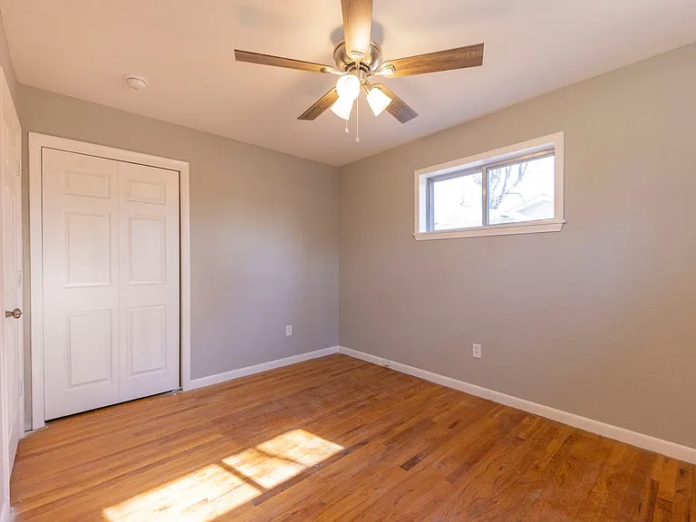 1809 W Center Ave — Photo 31