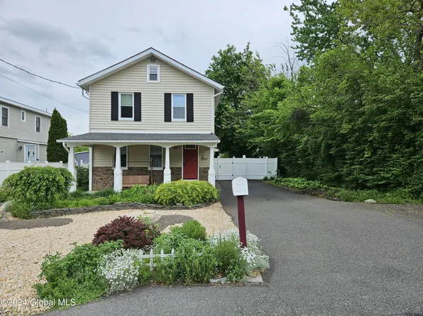8 Birch Lane, Rensselaer, NY 12144