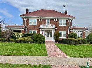 8835 193rd St, Hollis, NY 11423