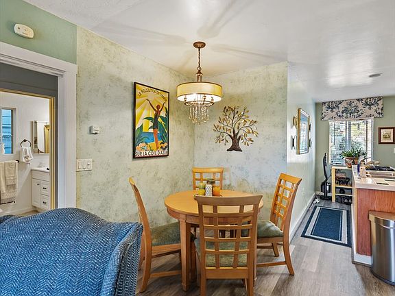 2nd image of 1061 Prospect Pl APT B