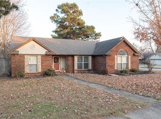 2500 Pine Ln, Barling, AR 72923