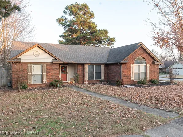 2500 Pine Ln, Barling, AR 72923