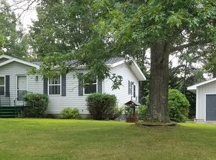 23 Mapleview Dr, Gladstone, MI 49837