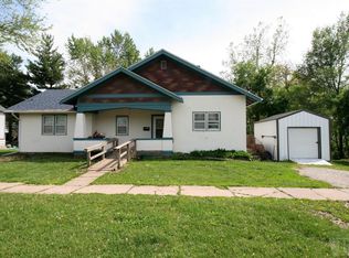 208 W Wall St, Centerville, IA 52544