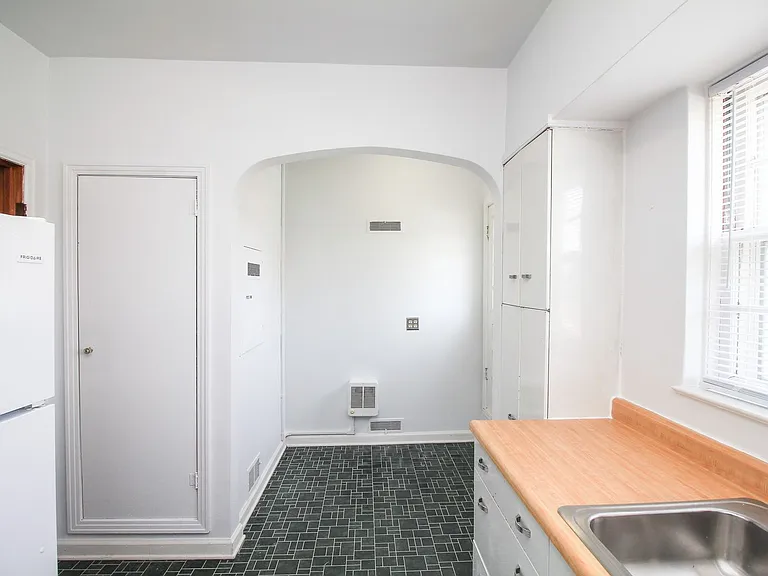 703 S Summit Ave — Photo 46