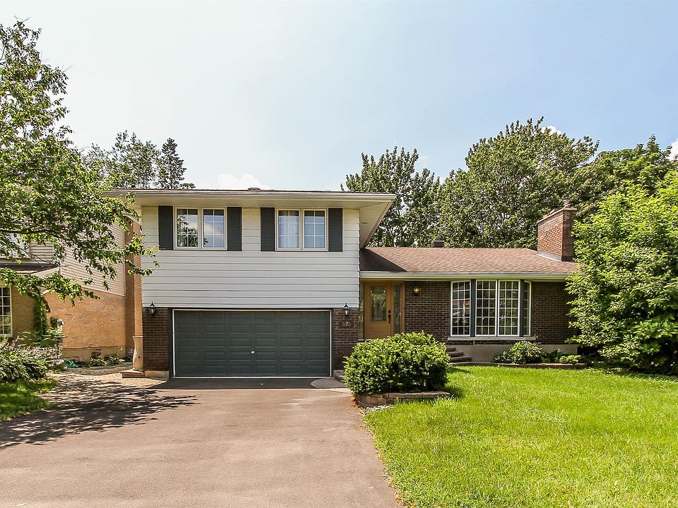 1st image of 570 Duff Cres #1