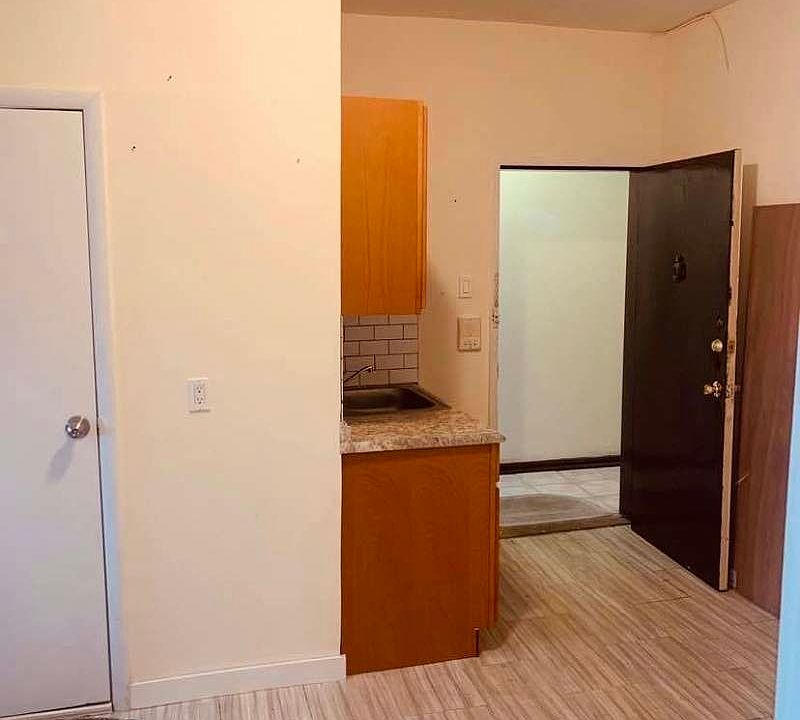 1st image of 28-14 Crescent St #8BB