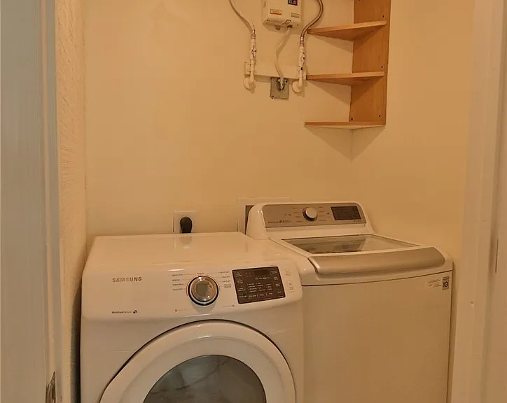 11 California Rd — Photo 13