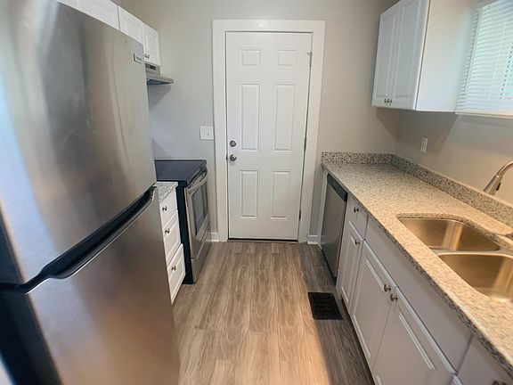5th image of 8633 Desoto Dr