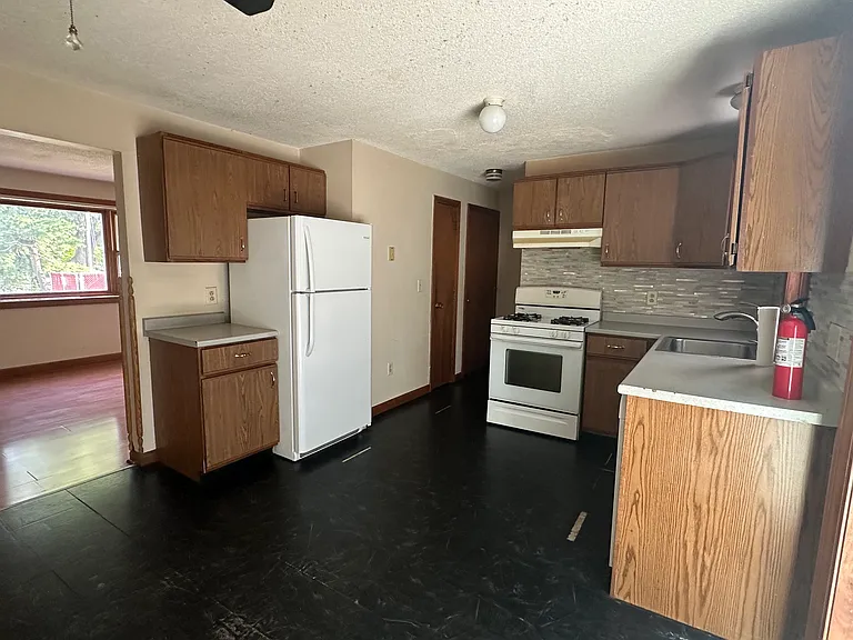 44 Gillis St #G — Photo 7
