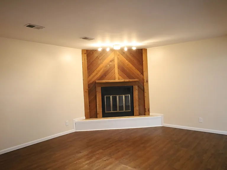 12820 S Arapaho Dr — Photo 3
