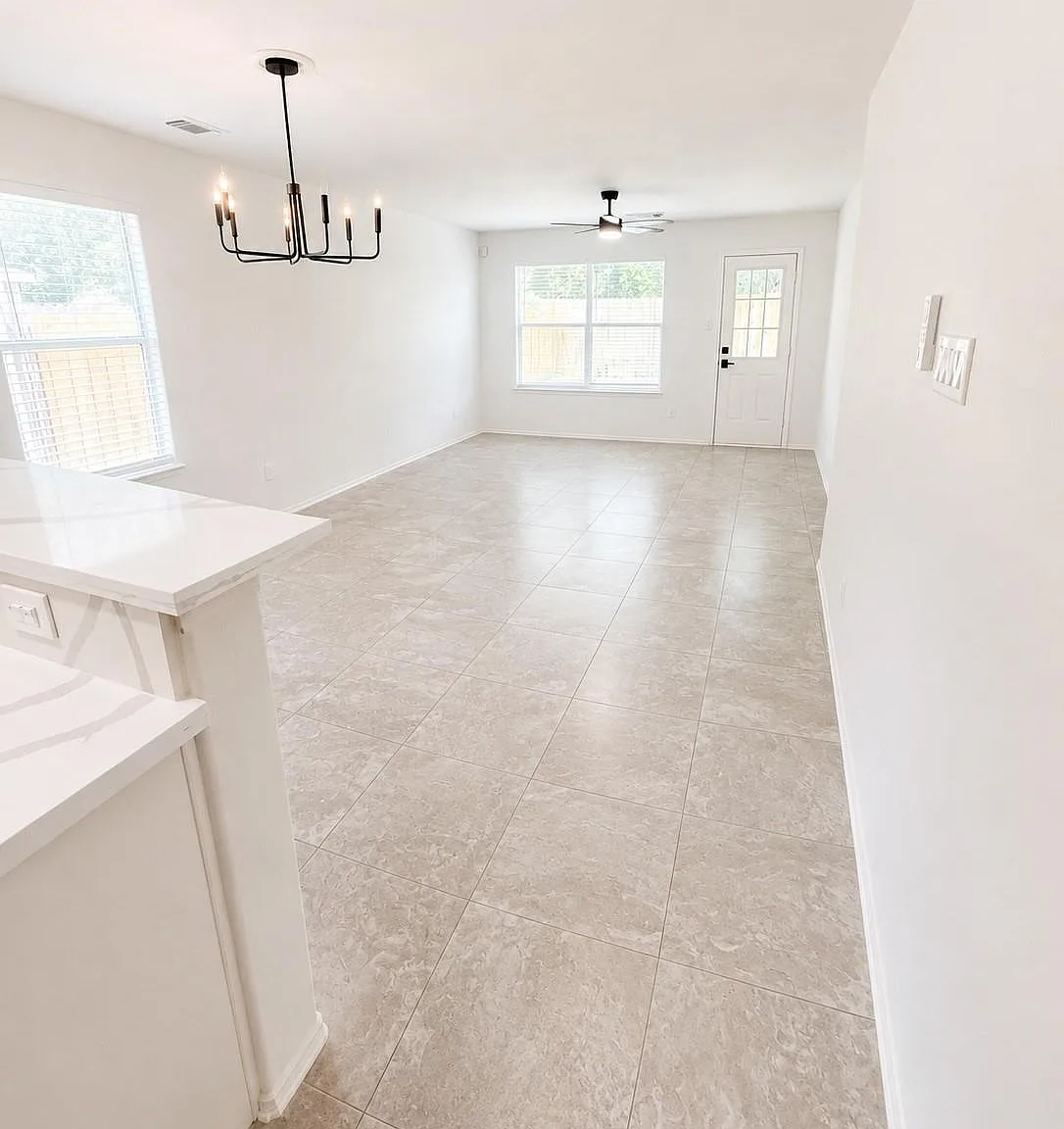 3 bed, 2.0 bath, 1282 sqft, $1,850 — Photo 4