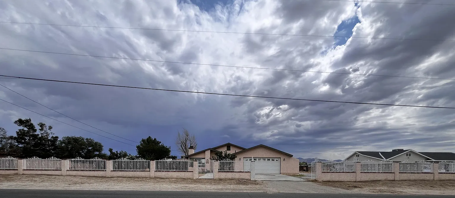 10306 E Avenue R10 photo 1