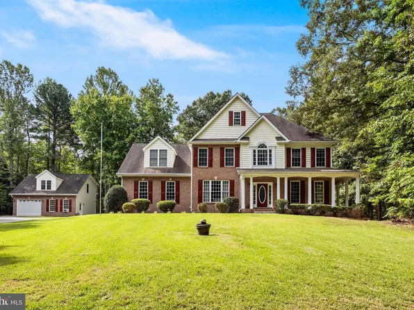 6830 Buckeye Dr, Hughesville, MD 20637