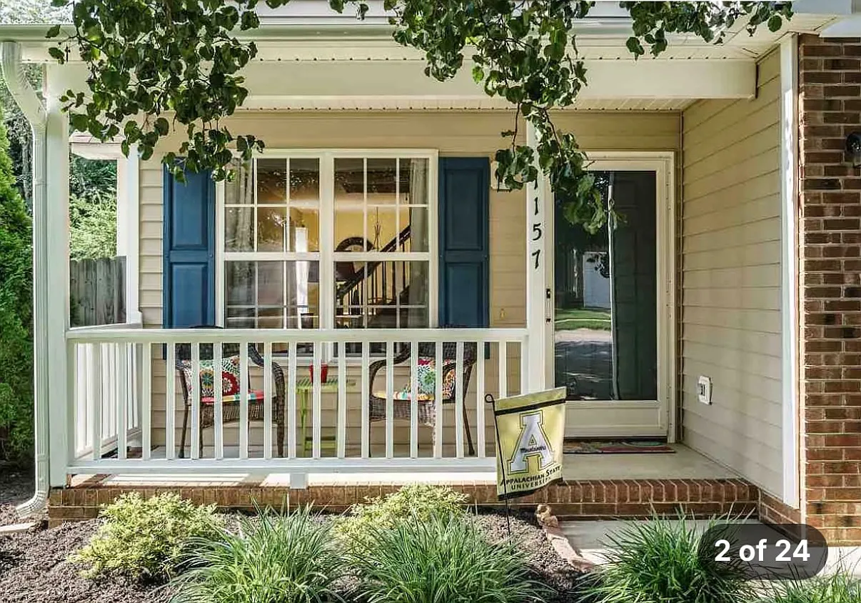 3 bed, 2.5 bath, 1363 sqft, $1,975 — Photo 2