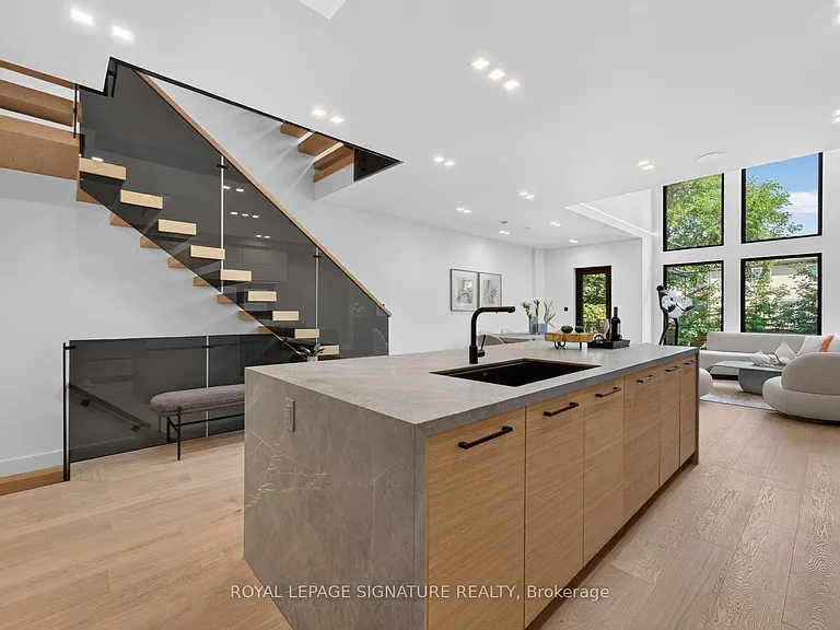 156 Snowdon Ave — Photo 12